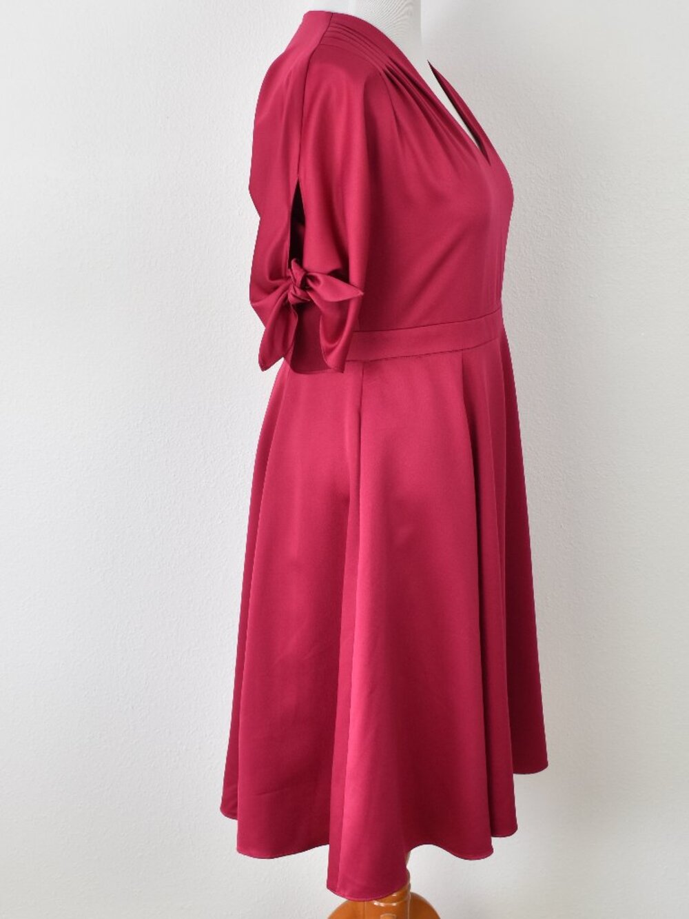 Gal Meets Glam DEBBIE Satin Fit and Flare Dress - 14 - Picture 9 of 11